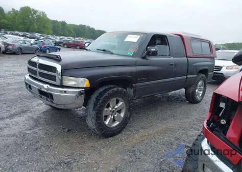 1997 Dodge Ram 1500 St из США, поврежденный, VIN 3B7HF13YXVG742322